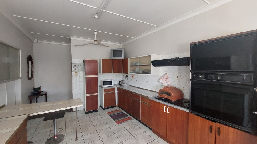 5 Bedroom Property for Sale in Protea Park North West